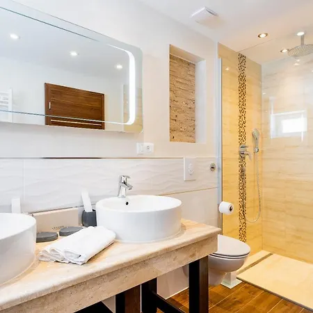 Visnja Prestige * Brela